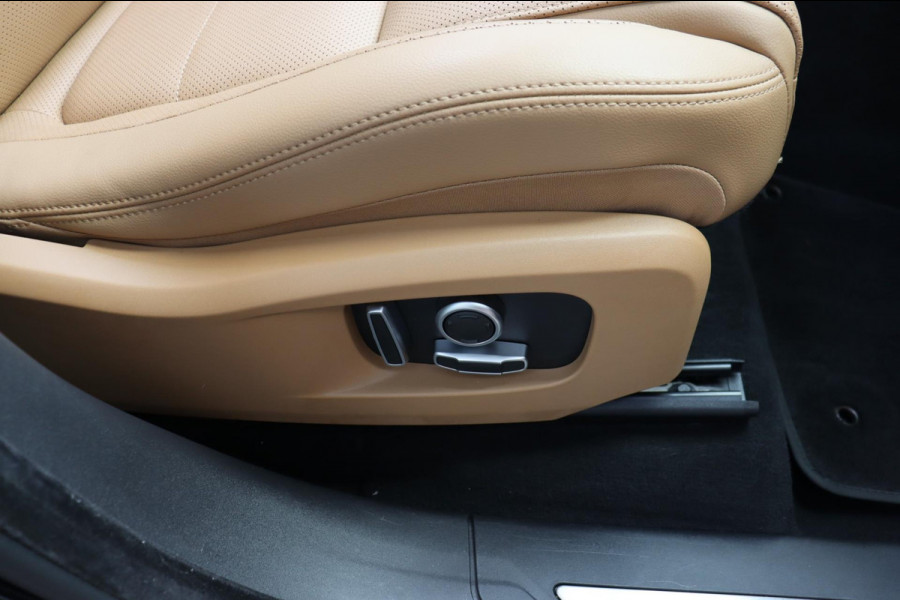 Jaguar F-Pace 2.0 P400e PHEV R-Dynamic S org.NL ,schuifdak stuur+raamverw.