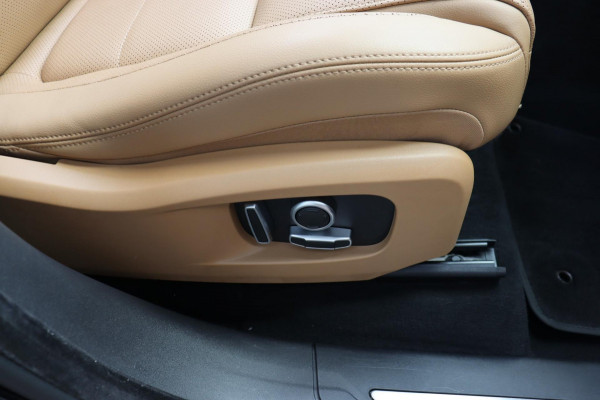 Jaguar F-Pace 2.0 P400e PHEV R-Dynamic S org.NL ,schuifdak stuur+raamverw.