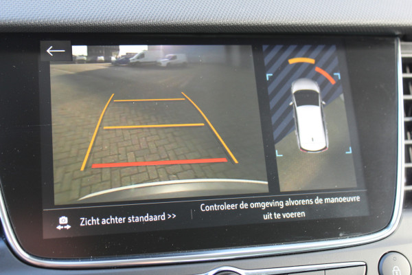 Opel Crossland 1.2-110pk Turbo 'Elegance'. Mooie en luxe hoogzitter ! Volautm. airco dual, cruise control, camera, comfortst., LM wielen, navigatie, telefoonvoorb., lane- en side assist, pdc v+a,  LED verl., trekhaak etc.
