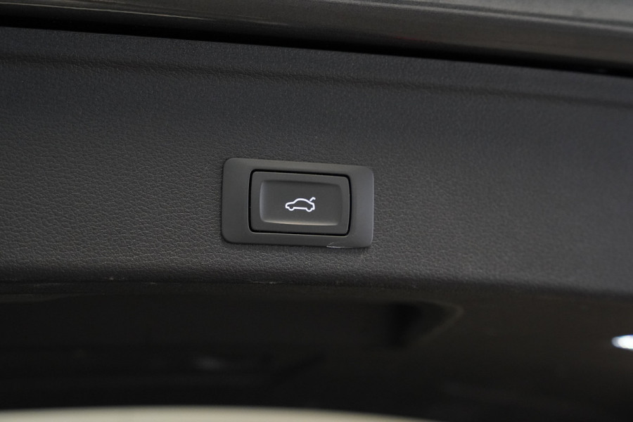 Audi A4 Avant 35 TFSI S edition S-line Leder Full-led Adaptive-Cruise 24 Maanden garantie* (Vraag naar de voorwaarden)