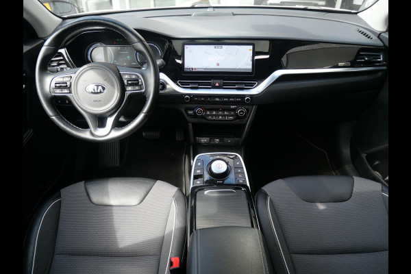 Kia e-Niro DynamicPlusLine 64 kWh | Schuif-kantel dak | Stoel-stuurverwarming | Carplay | Keyless | Navi | Cruise |