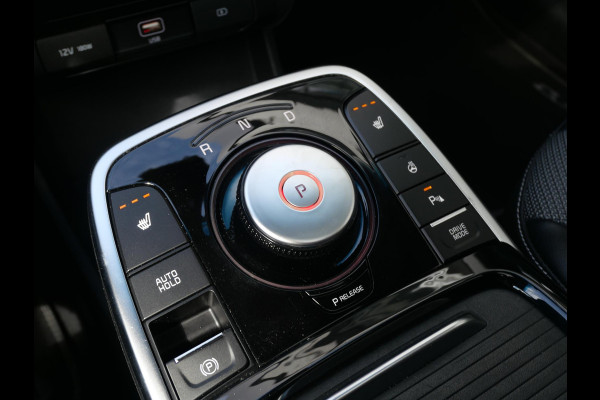 Kia e-Niro DynamicPlusLine 64 kWh | Schuif-kantel dak | Stoel-stuurverwarming | Carplay | Keyless | Navi | Cruise |