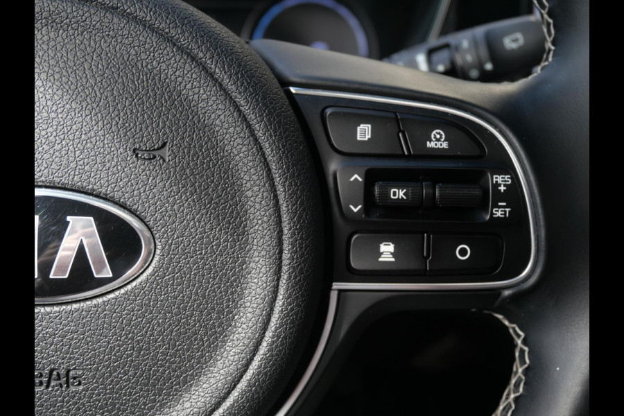 Kia e-Niro DynamicPlusLine 64 kWh | Schuif-kantel dak | Stoel-stuurverwarming | Carplay | Keyless | Navi | Cruise |