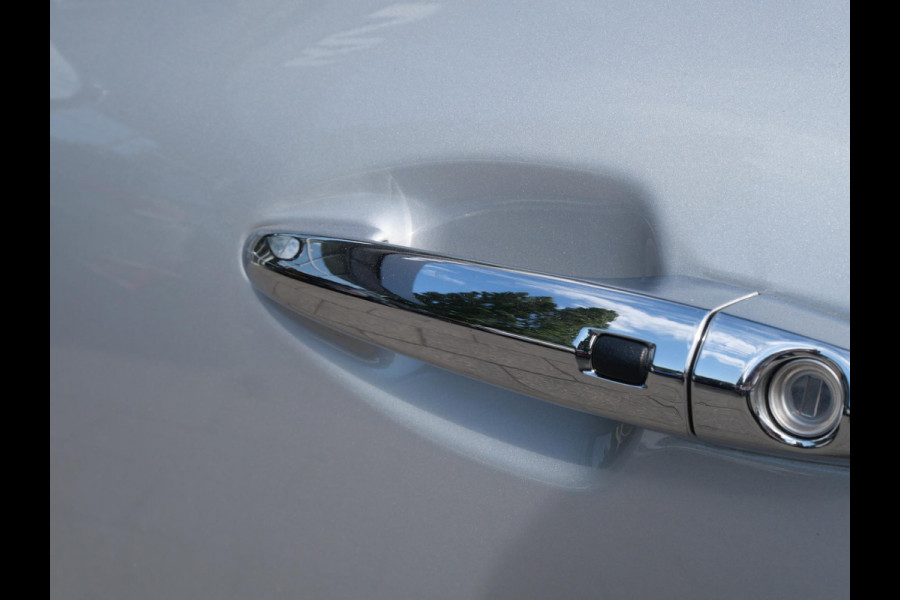 Kia e-Niro DynamicPlusLine 64 kWh | Schuif-kantel dak | Stoel-stuurverwarming | Carplay | Keyless | Navi | Cruise |