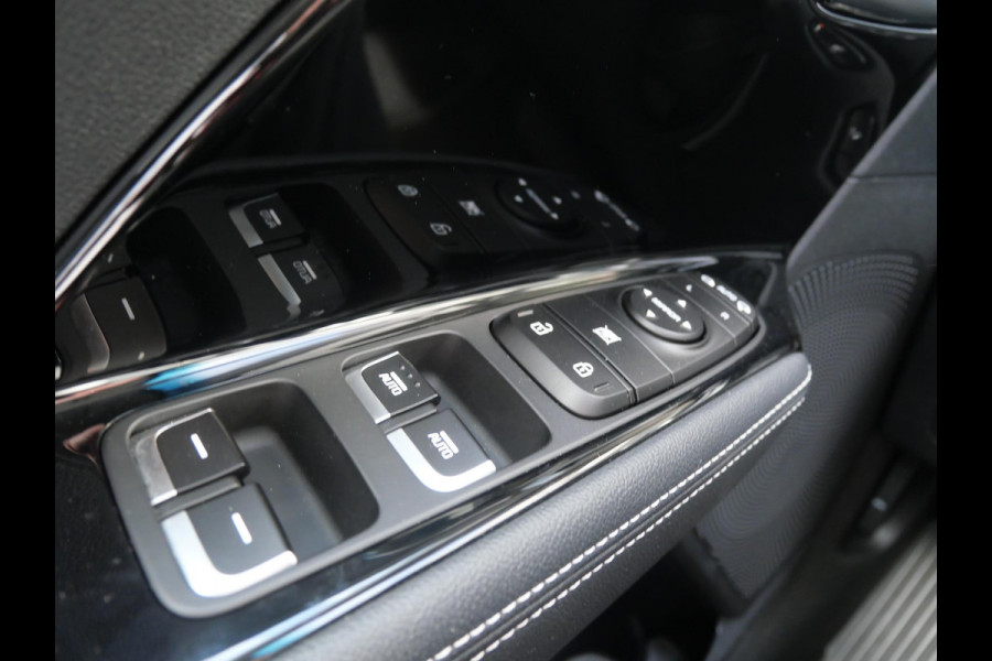 Kia e-Niro DynamicPlusLine 64 kWh | Schuif-kantel dak | Stoel-stuurverwarming | Carplay | Keyless | Navi | Cruise |