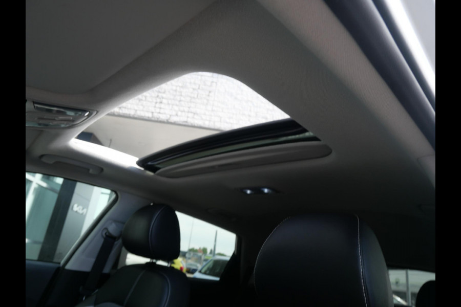 Kia e-Niro DynamicPlusLine 64 kWh | Schuif-kantel dak | Stoel-stuurverwarming | Carplay | Keyless | Navi | Cruise |
