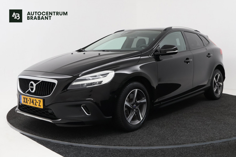 Volvo V40 Cross Country 1.5 T3 Polar+ Luxury (PANORAMADAK, HARMAN/KARDON, TREKHAAK, STOELVERWARMING, CAMERA, PARKEERSENSOREN)