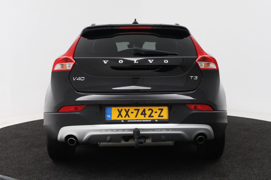 Volvo V40 Cross Country 1.5 T3 Polar+ Luxury (PANORAMADAK, HARMAN/KARDON, TREKHAAK, STOELVERWARMING, CAMERA, PARKEERSENSOREN)