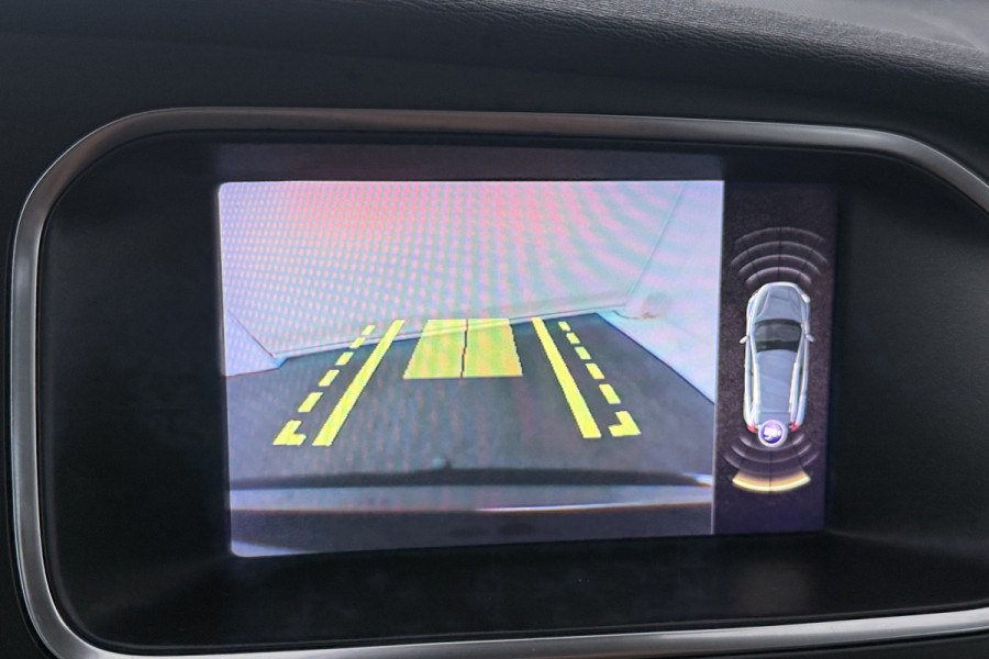 Volvo V40 Cross Country 1.5 T3 Polar+ Luxury (PANORAMADAK, HARMAN/KARDON, TREKHAAK, STOELVERWARMING, CAMERA, PARKEERSENSOREN)