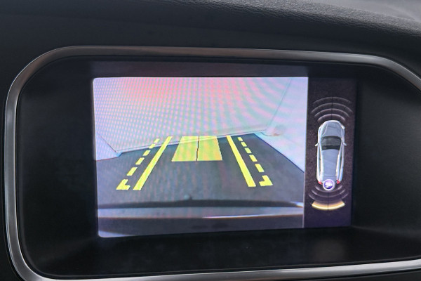 Volvo V40 Cross Country 1.5 T3 Polar+ Luxury (PANORAMADAK, HARMAN/KARDON, TREKHAAK, STOELVERWARMING, CAMERA, PARKEERSENSOREN)