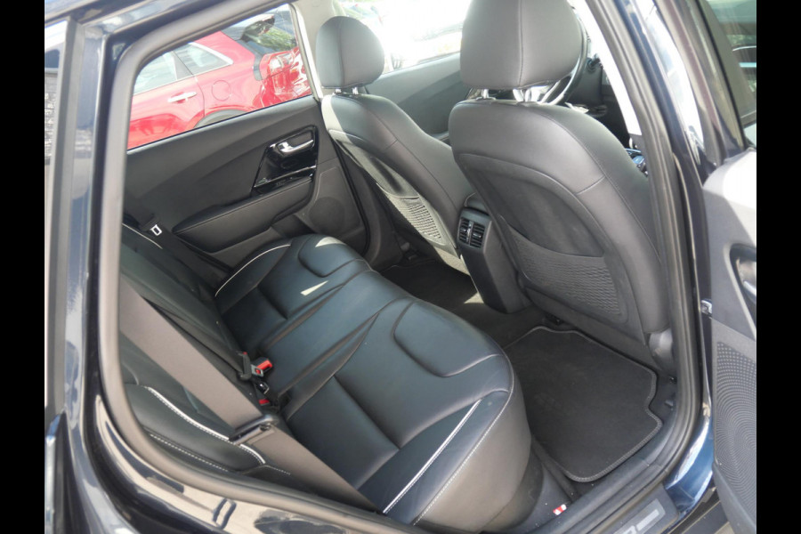 Kia e-Niro ExecutiveLine 64 kWh | Stoelverwarming-ventilatie | Schuif-kanteldak | Keyless |  Electrische Stoelen |