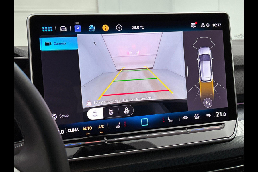 Volkswagen Golf 1.5 eTSI Black Line CAMERA | IQ Light + Grill | VIRTUAL