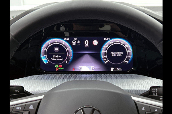 Volkswagen Golf 1.5 eTSI Black Line CAMERA | IQ Light + Grill | VIRTUAL