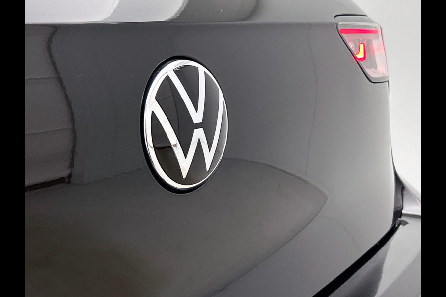 Volkswagen Golf 1.5 eTSI Black Line CAMERA | IQ Light + Grill | VIRTUAL