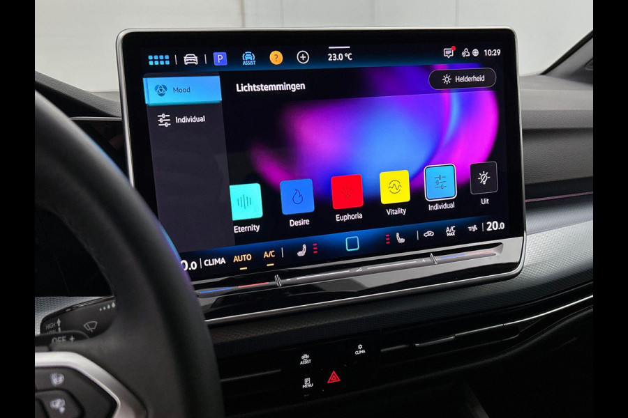 Volkswagen Golf 1.5 eTSI Black Line CAMERA | IQ Light + Grill | VIRTUAL