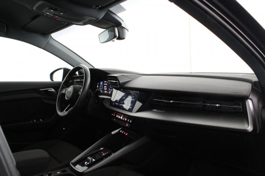 Audi A3 Sportback 40 TFSI e Edition > Plug-in hybride/Manhattangrijs/All season banden/12 maanden garantie