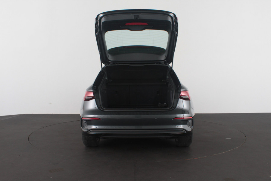 Audi A3 Sportback 40 TFSI e Edition > Plug-in hybride/Manhattangrijs/All season banden/12 maanden garantie