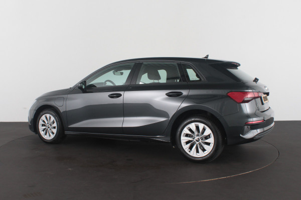 Audi A3 Sportback 40 TFSI e Edition > Plug-in hybride/Manhattangrijs/All season banden/12 maanden garantie