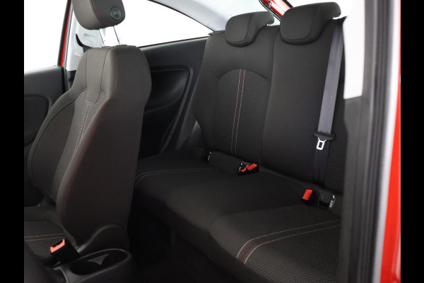 Opel Corsa 1.4 Black Edition *Garantie tot 05-2028! | Apple Carplay & AndroidAUTO | Trekhaak | Parkeersensoren | Privacy Glass |