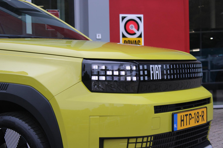 Fiat Grande Panda LA PRIMA 113PK 11 kW 44 kWh | WINTERPACK: STOEL/STUUR/VOORRUIT VERWARMING | DRAADLOZE APPLE CARPLAY/ANDROID AUTO | NAVIGATIE | ACHTERUITRIJCAMERA | PARKEERSENSOREN VOOR + ACHTER | DRAADLOZE TELEFOONLADER | LED KOPLAMPEN | CLIMATE CONTROL | 3-FASE | 17" LICHTMETALEN VELGEN | PRIVACY GLASS | ACHTERSPOILER |