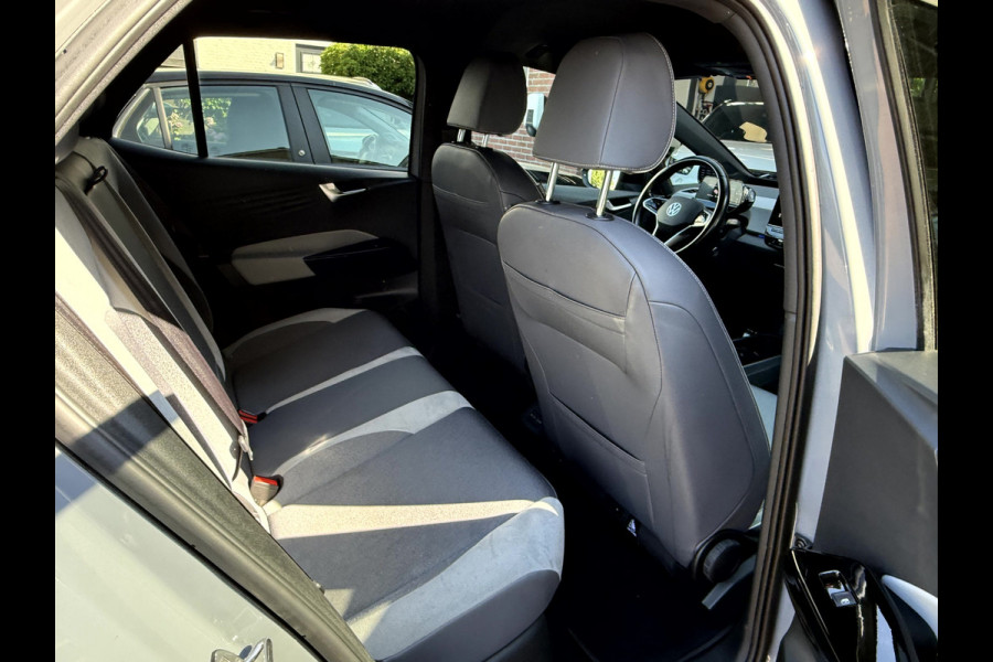 Volkswagen ID.3 First Plus 58 kWh SOH 90.4%, 20''Lmv, Trekhaak