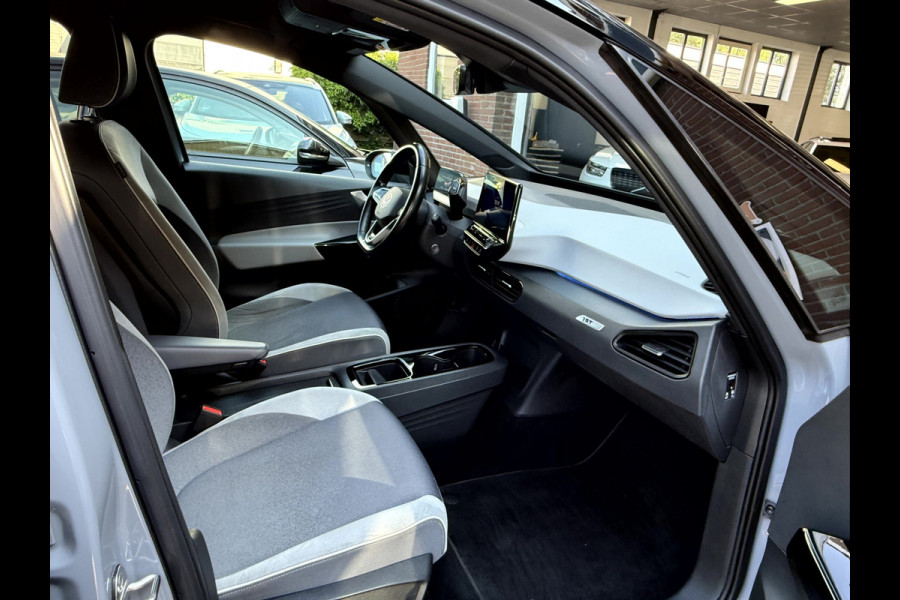 Volkswagen ID.3 First Plus 58 kWh SOH 90.4%, 20''Lmv, Trekhaak
