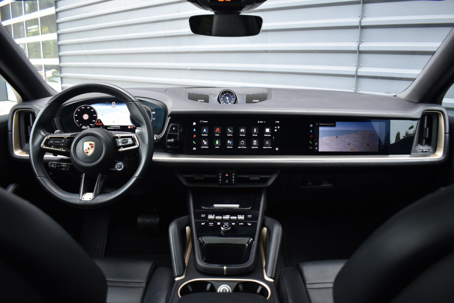 Porsche Cayenne Coupé 3.0 E-Hybrid Sport Design Carbon | Pano | Bijrijdersdisplay | ACC | Bose | 18-voudig Stoelen | 22'' Wielen |