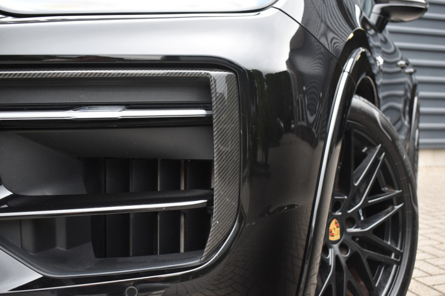 Porsche Cayenne Coupé 3.0 E-Hybrid Sport Design Carbon | Pano | Bijrijdersdisplay | ACC | Bose | 18-voudig Stoelen | 22'' Wielen |