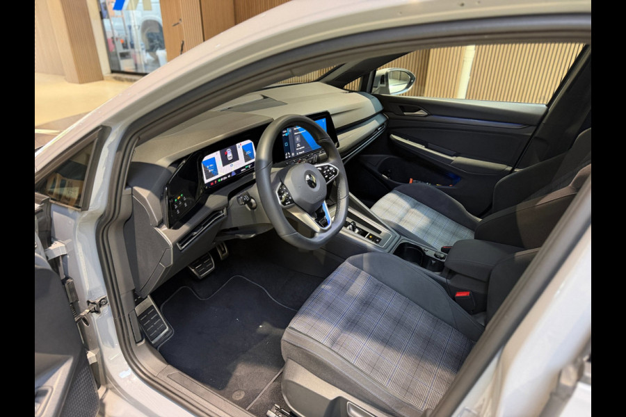 Volkswagen Golf 1.4 eHybrid GTE|Pano|Keyless|Matrix|HUD|Sfeer|