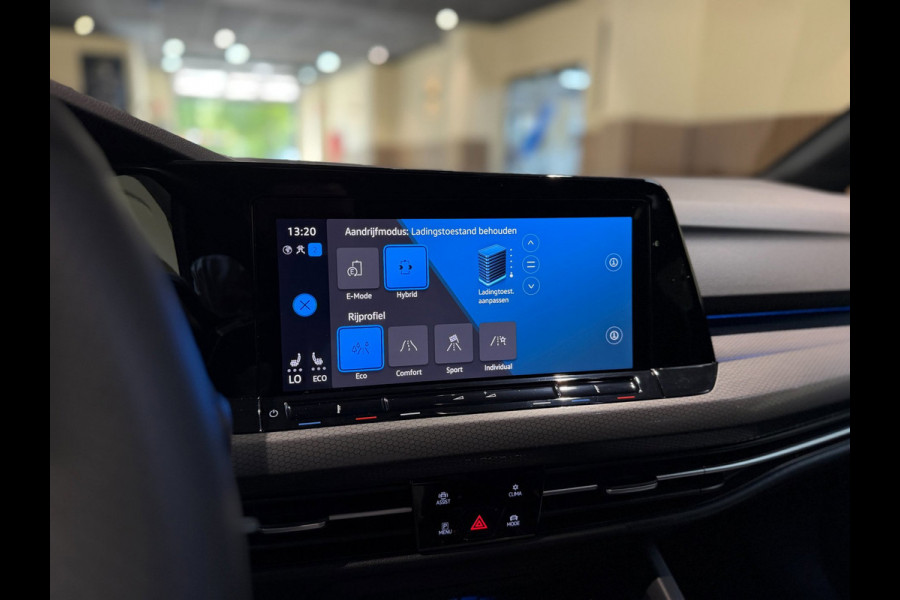 Volkswagen Golf 1.4 eHybrid GTE|Pano|Keyless|Matrix|HUD|Sfeer|