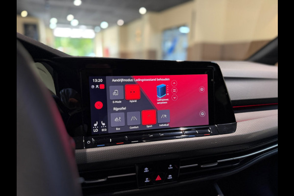 Volkswagen Golf 1.4 eHybrid GTE|Pano|Keyless|Matrix|HUD|Sfeer|