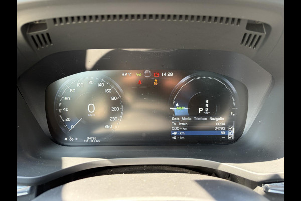 Volvo XC60 2.0 Recharge T6 AWD R-Design 35.000KM! | VOLLEDIG VOLVO DEALER ONDERHOUDEN| HARMAND KARDON| MEMORY STOEL| ELEKTRISCHE ACHTERKLEP| STOELVENTILATIE| PANO| NAPPALEER|