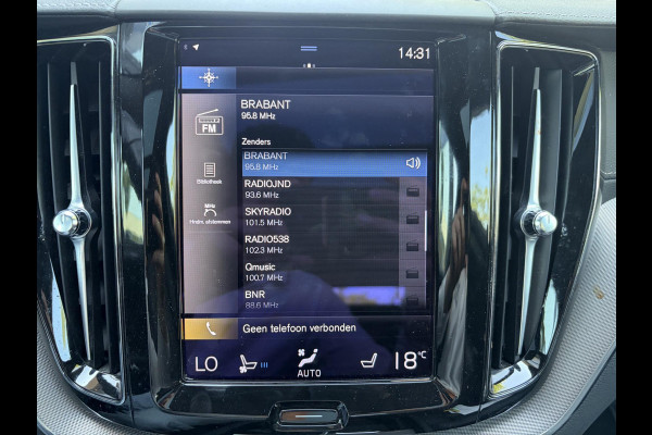 Volvo XC60 2.0 Recharge T6 AWD R-Design 35.000KM! | VOLLEDIG VOLVO DEALER ONDERHOUDEN| HARMAND KARDON| MEMORY STOEL| ELEKTRISCHE ACHTERKLEP| STOELVENTILATIE| PANO| NAPPALEER|