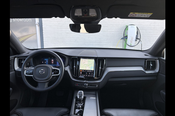 Volvo XC60 2.0 T6 Plug-in hybrid AWD Ultra Black Edition Long Range | Zwenkbare trekhaak | Panorama dak | Stoelverkoeling+Massage | Blis | Memory |