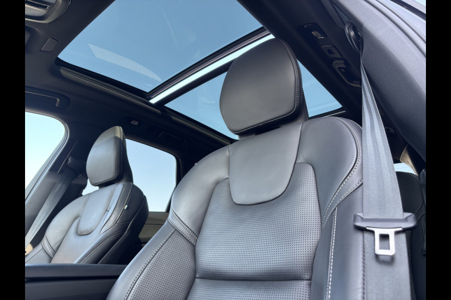 Volvo XC60 2.0 T6 Plug-in hybrid AWD Ultra Black Edition Long Range | Zwenkbare trekhaak | Panorama dak | Stoelverkoeling+Massage | Blis | Memory |