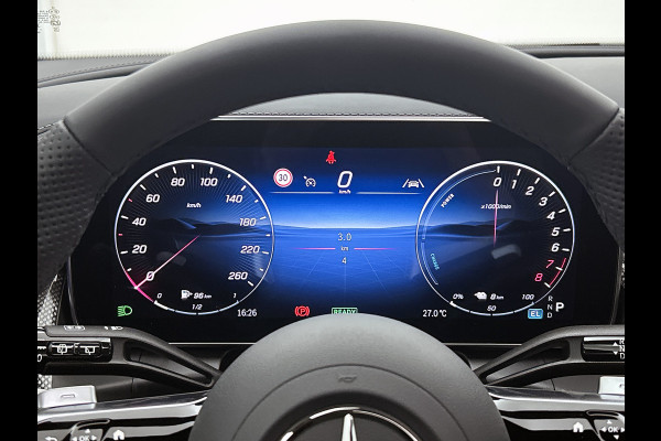 Mercedes-Benz GLC 300e 4MATIC Business Solution AMG | Advanced plus | Nightpakket | Parkeerpakket | Trekhaak | Treeplanken in aluminiumlook | Middenconsole metaalstructuur | Panoramaschuifdak | 20 inch vijfspaaks lichtmetalen AMG-velgen |