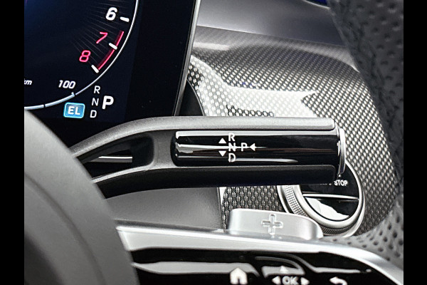 Mercedes-Benz GLC 300e 4MATIC Business Solution AMG | Advanced plus | Nightpakket | Parkeerpakket | Trekhaak | Treeplanken in aluminiumlook | Middenconsole metaalstructuur | Panoramaschuifdak | 20 inch vijfspaaks lichtmetalen AMG-velgen |
