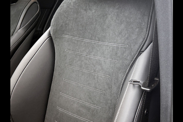 Mercedes-Benz GLC 300e 4MATIC Business Solution AMG | Advanced plus | Nightpakket | Parkeerpakket | Trekhaak | Treeplanken in aluminiumlook | Middenconsole metaalstructuur | Panoramaschuifdak | 20 inch vijfspaaks lichtmetalen AMG-velgen |