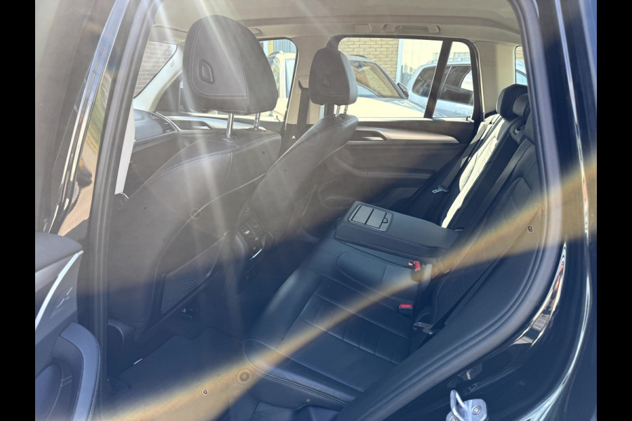BMW X3 sDrive18d 150pk High Executive Leer, Navi, Trekhaak