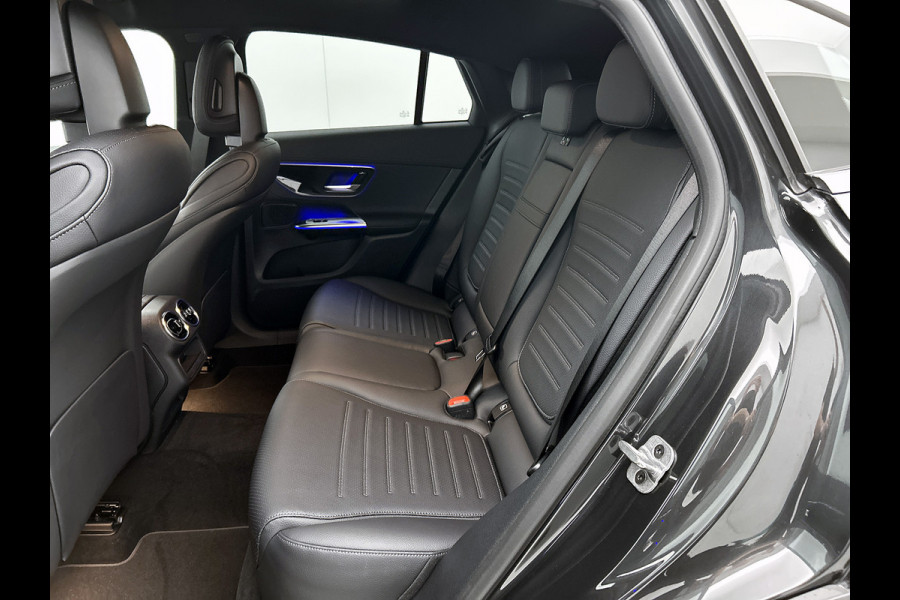 Mercedes-Benz GLC Coupé 300e 4MATIC Business Solution AMG | Advanced plus | Parkeerpakket met achteruitcamera | 19” vijfspaaks lichtmetalen AMG-velgen | URBAN GUARD Plus | Sierdelen ruitlook zilvergrijs | Warmtewerend, donkergetint glas |