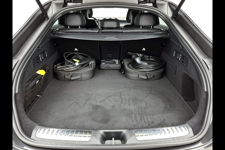 Mercedes-Benz GLC Coupé 300e 4MATIC Business Solution AMG | Advanced plus | Parkeerpakket met achteruitcamera | 19” vijfspaaks lichtmetalen AMG-velgen | URBAN GUARD Plus | Sierdelen ruitlook zilvergrijs | Warmtewerend, donkergetint glas |