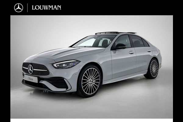 Mercedes-Benz C-Klasse 300 e 140 Years Edition | Premium Plus | Nightpakket | Trekhaak  | Middenconsole metaalstructuur | Panoramaschuifdak | 360° camera | Sfeerverlichting | Sierdelen metaalstructuur | Smartphone-integratie |