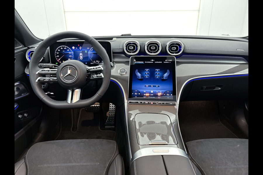 Mercedes-Benz C-Klasse 300 e 140 Years Edition | Premium Plus | Nightpakket | Trekhaak  | Middenconsole metaalstructuur | Panoramaschuifdak | 360° camera | Sfeerverlichting | Sierdelen metaalstructuur | Smartphone-integratie |