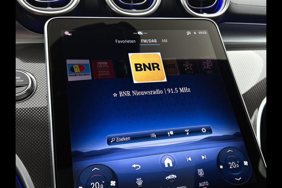 Mercedes-Benz C-Klasse 300 e 140 Years Edition | Premium Plus | Nightpakket | Trekhaak  | Middenconsole metaalstructuur | Panoramaschuifdak | 360° camera | Sfeerverlichting | Sierdelen metaalstructuur | Smartphone-integratie |