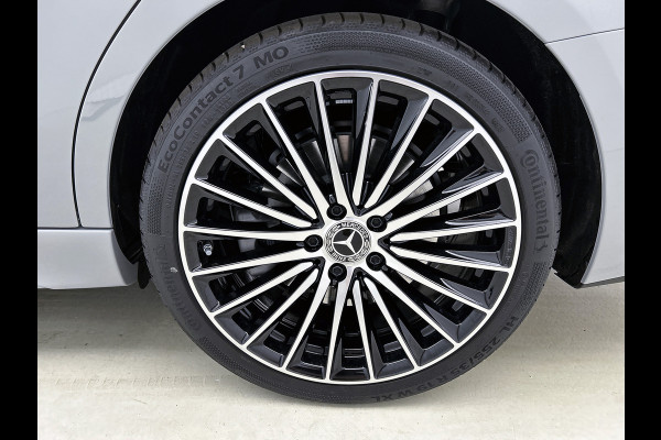 Mercedes-Benz C-Klasse 300 e 140 Years Edition | Premium Plus | Nightpakket | Trekhaak  | Middenconsole metaalstructuur | Panoramaschuifdak | 360° camera | Sfeerverlichting | Sierdelen metaalstructuur | Smartphone-integratie |