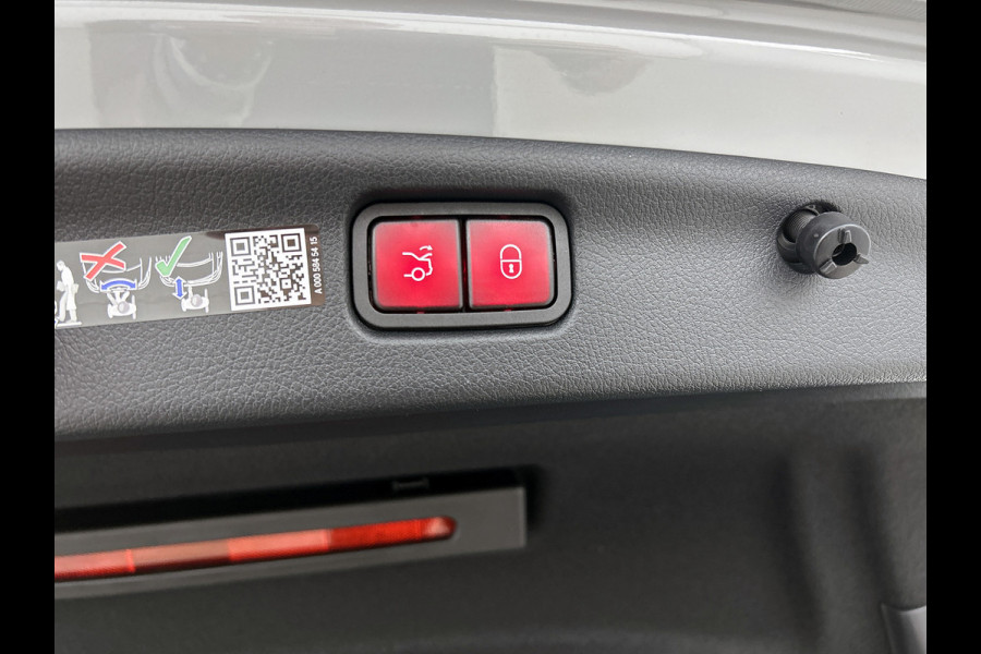 Mercedes-Benz C-Klasse 300 e 140 Years Edition | Premium Plus | Nightpakket | Trekhaak  | Middenconsole metaalstructuur | Panoramaschuifdak | 360° camera | Sfeerverlichting | Sierdelen metaalstructuur | Smartphone-integratie |
