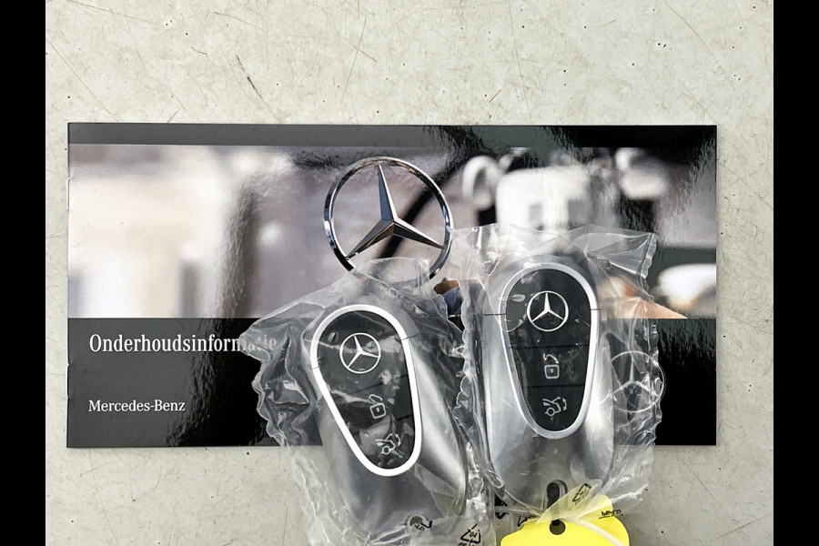 Mercedes-Benz C-Klasse 300 e 140 Years Edition | Premium Plus | Nightpakket | Trekhaak  | Middenconsole metaalstructuur | Panoramaschuifdak | 360° camera | Sfeerverlichting | Sierdelen metaalstructuur | Smartphone-integratie |