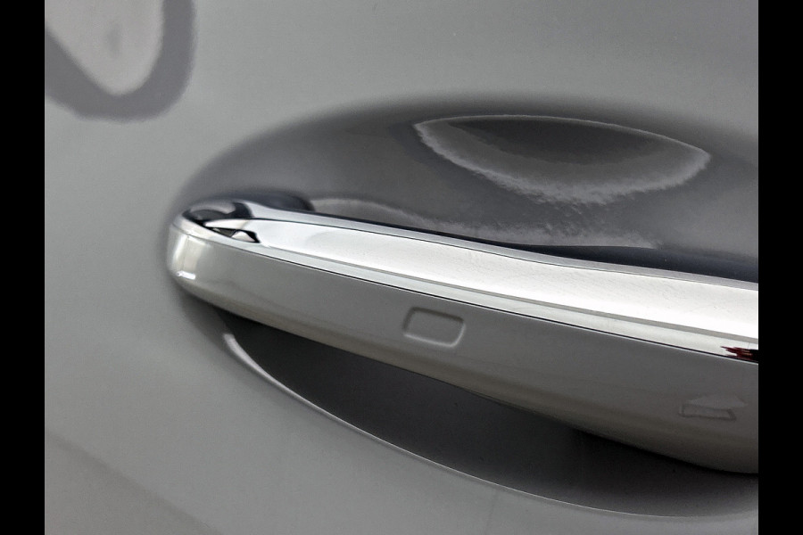 Mercedes-Benz C-Klasse 300 e 140 Years Edition | Premium Plus | Nightpakket | Trekhaak  | Middenconsole metaalstructuur | Panoramaschuifdak | 360° camera | Sfeerverlichting | Sierdelen metaalstructuur | Smartphone-integratie |