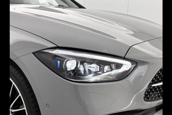 Mercedes-Benz C-Klasse 300 e 140 Years Edition | Premium Plus | Nightpakket | Trekhaak  | Middenconsole metaalstructuur | Panoramaschuifdak | 360° camera | Sfeerverlichting | Sierdelen metaalstructuur | Smartphone-integratie |