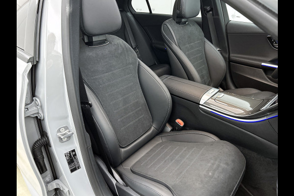 Mercedes-Benz C-Klasse 300 e 140 Years Edition | Premium Plus | Nightpakket | Trekhaak  | Middenconsole metaalstructuur | Panoramaschuifdak | 360° camera | Sfeerverlichting | Sierdelen metaalstructuur | Smartphone-integratie |